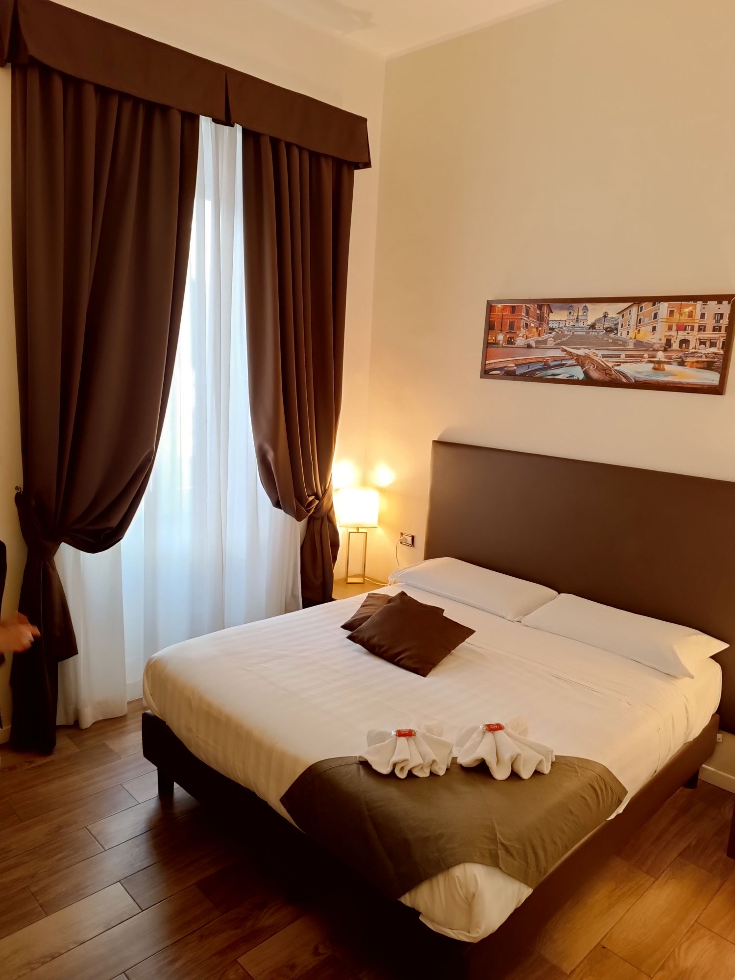 Elegant Rooms Roma GH – Click para RESERVAR AQUI